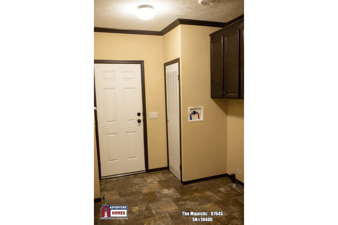 Majestic | 0764s interior home features