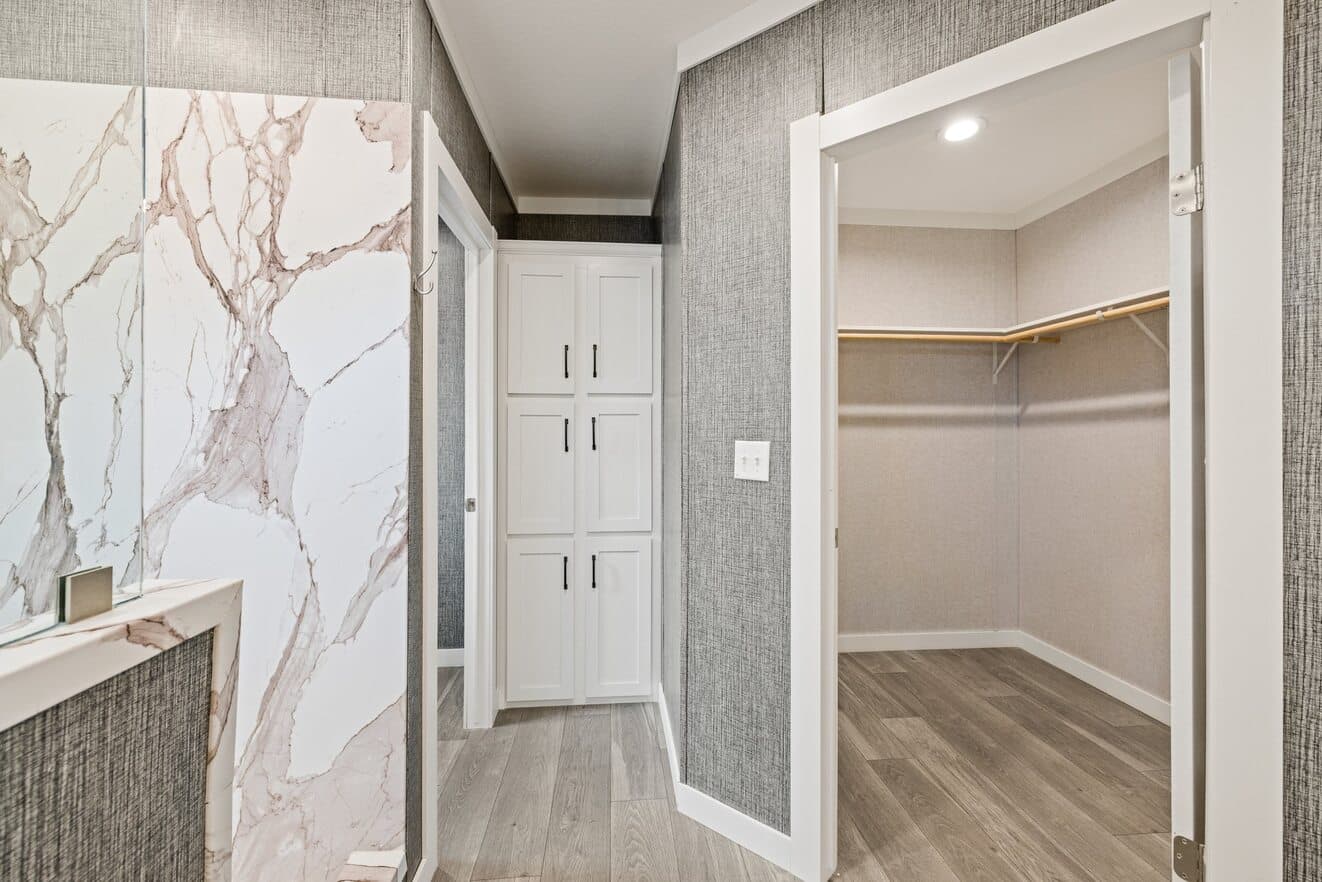 Horizon 30563z bathroom home features