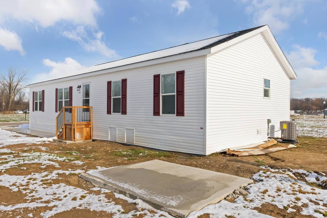 N675 elevation and exterior home features