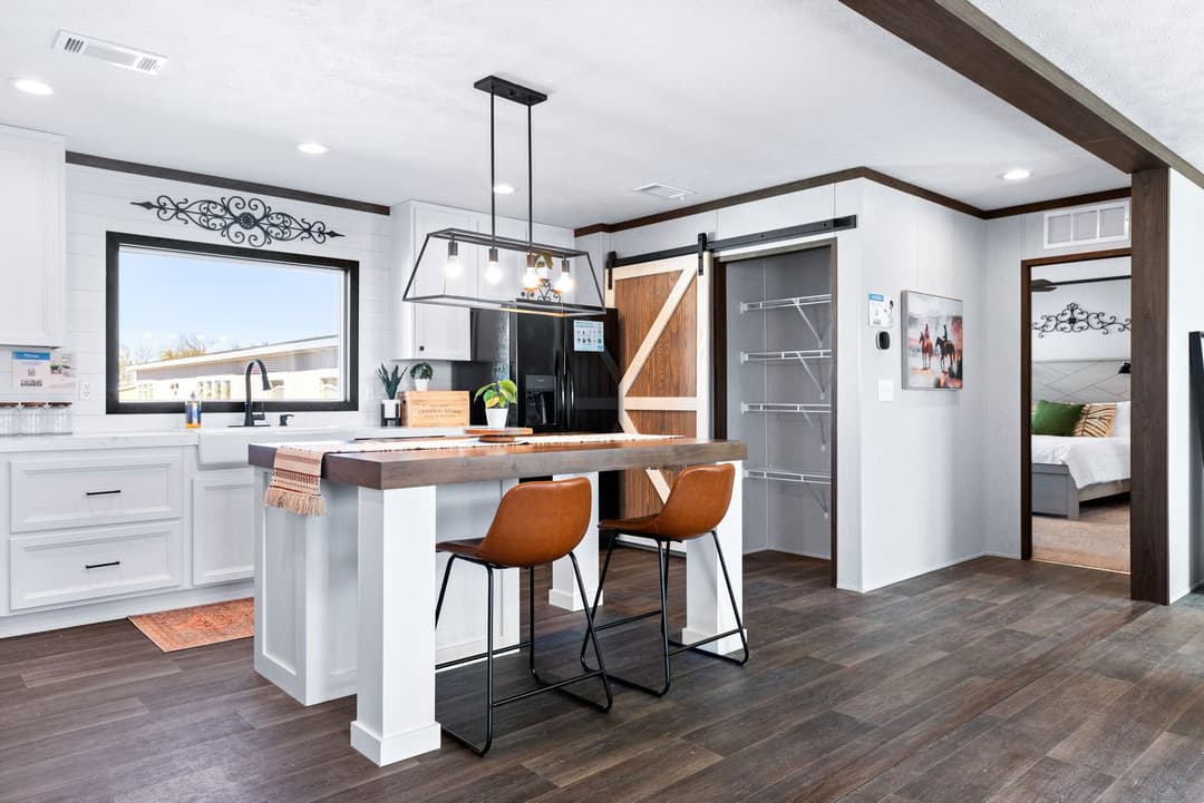 Breeze farmhouse kitchen home features