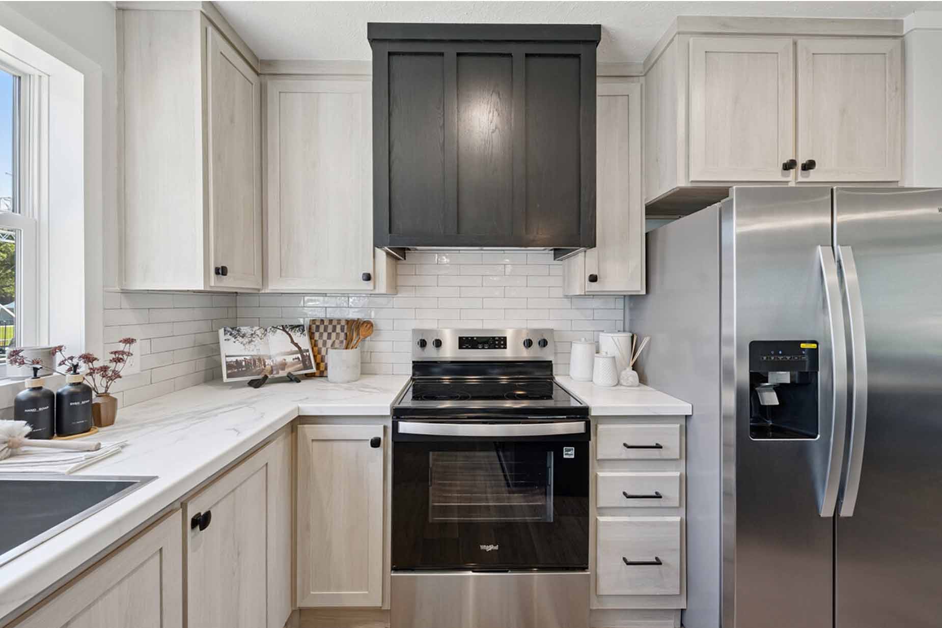 Axis 32563n kitchen home features