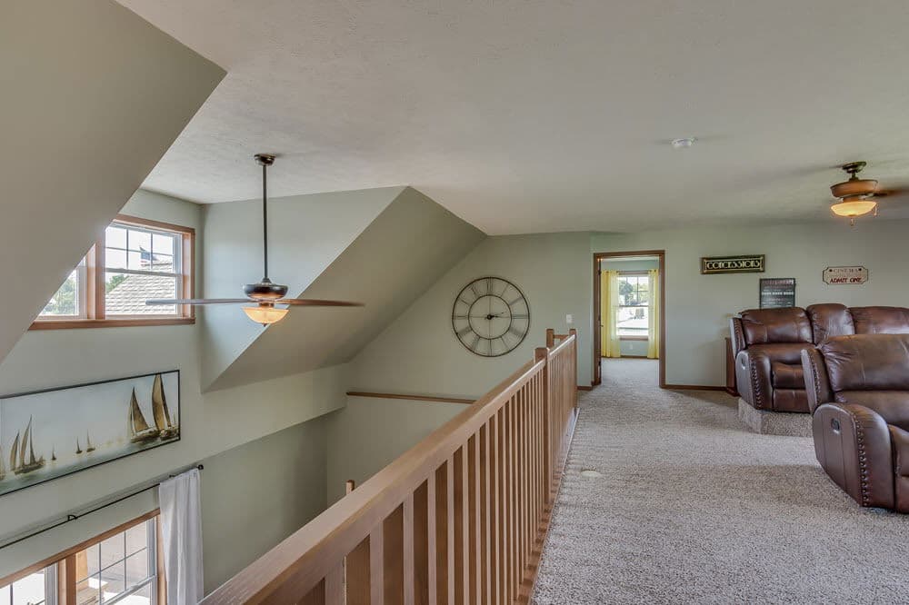 Craftsman ii interior home features