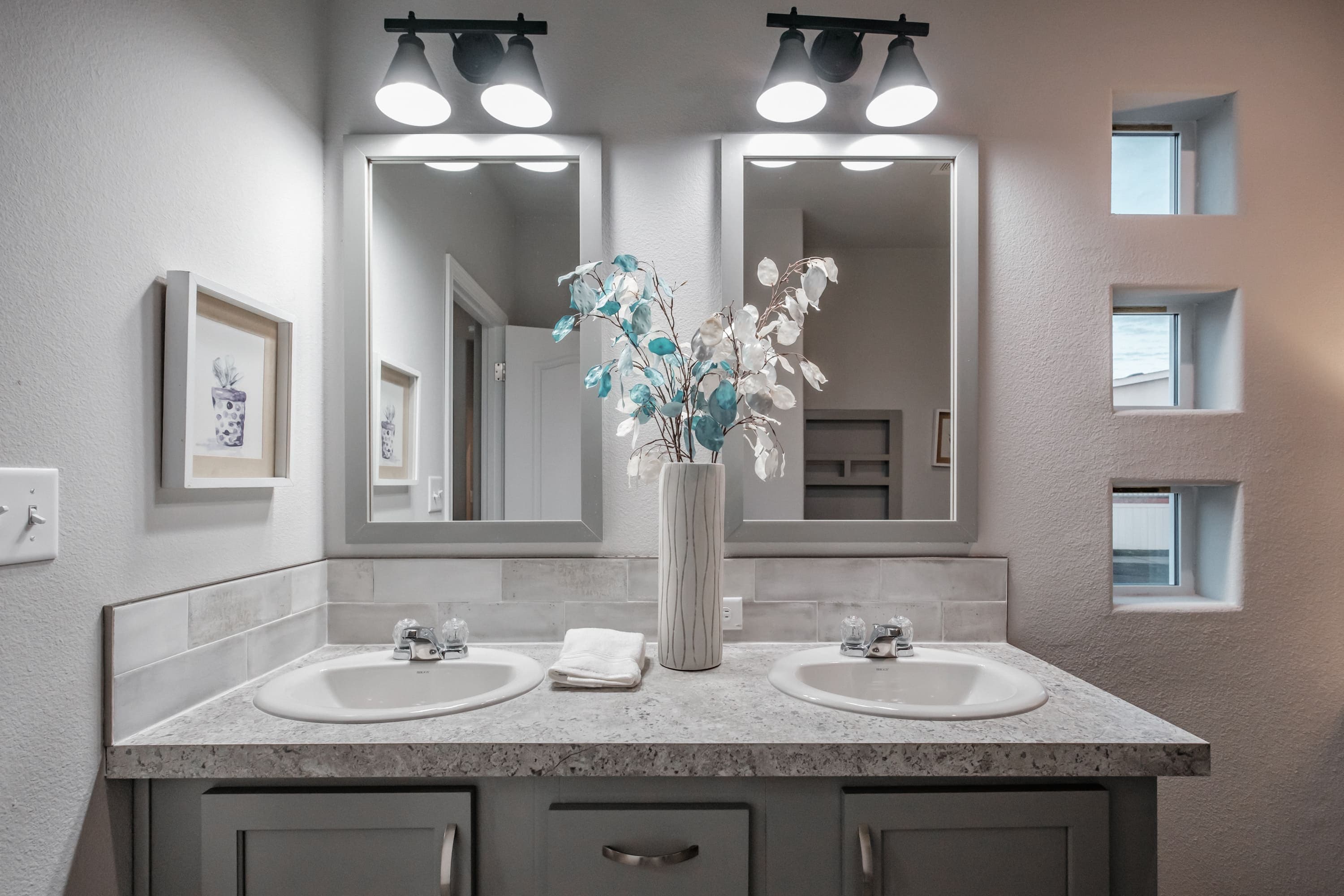 Secret cove bathroom home features