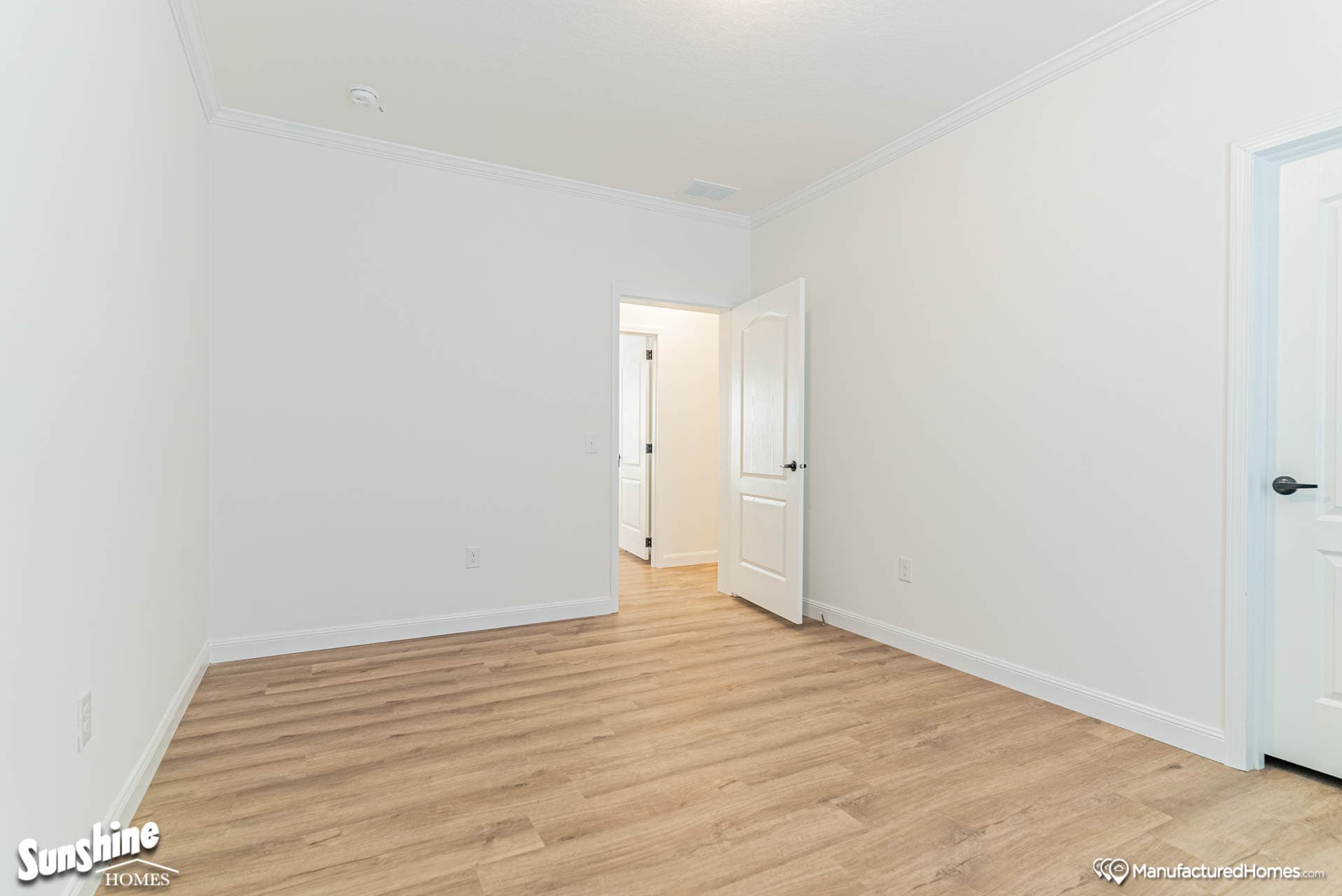 Pri3284-2058 bedroom home features