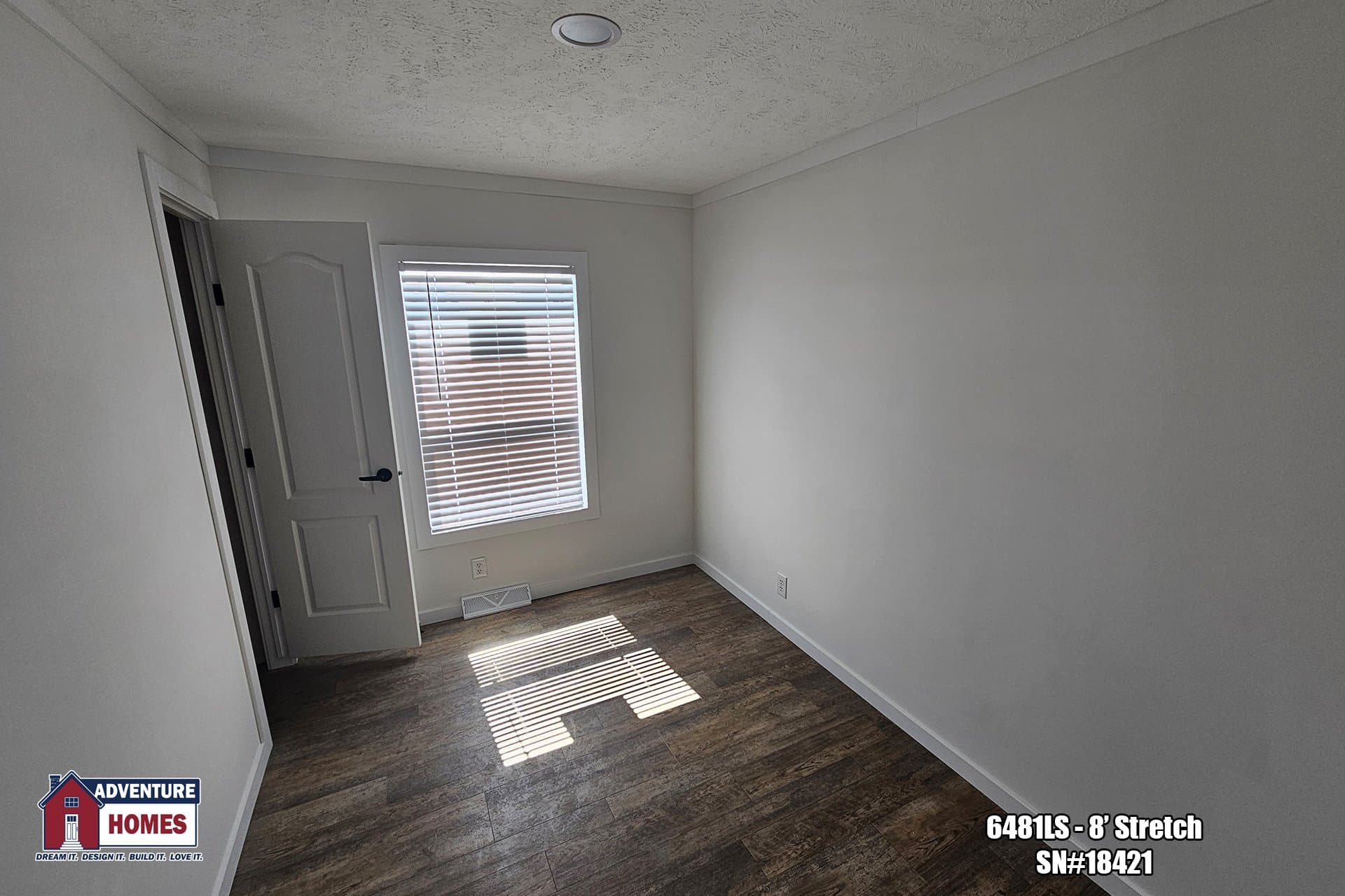 6481ls (8’ stretch) bedroom home features