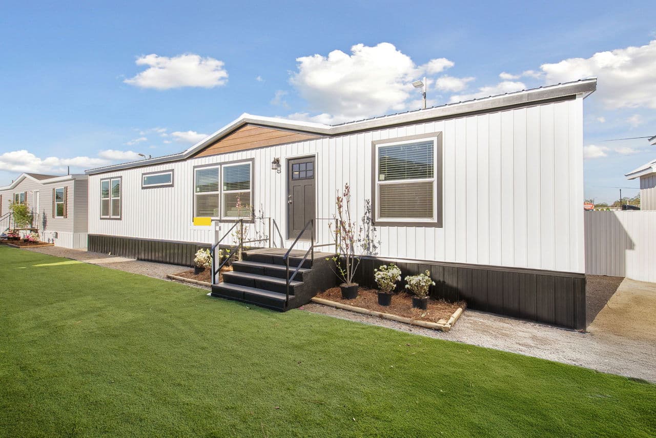 Creole hero, elevation, and exterior home features