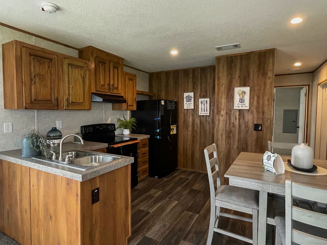 J-low kitchen home features