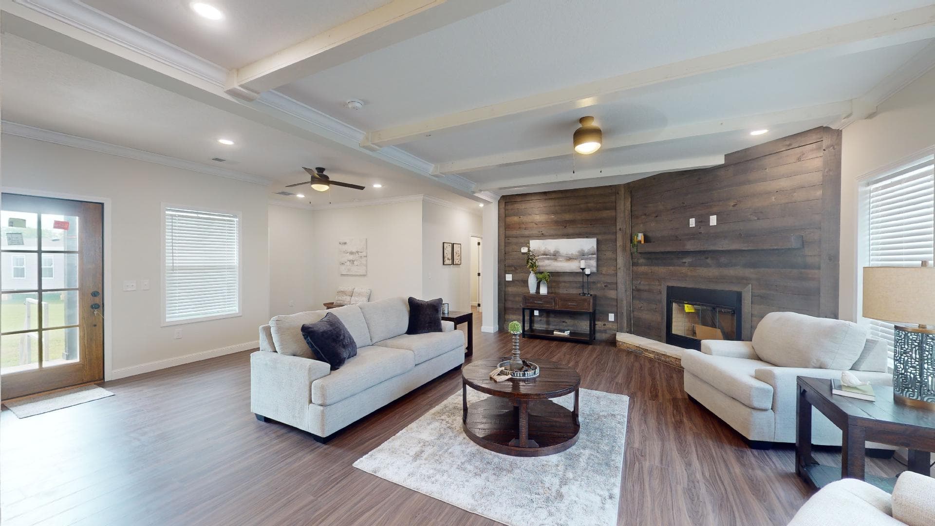 Pri4784-3503 interior home features