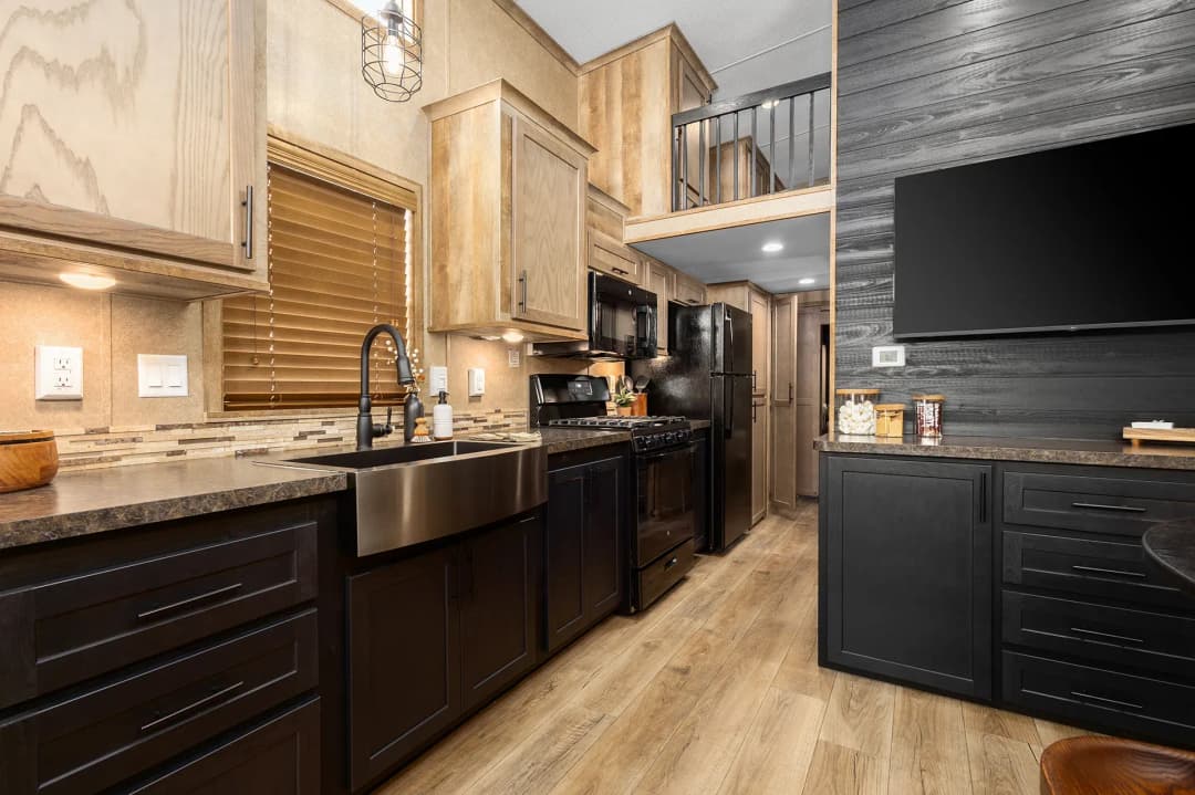 Island 4809b kitchen home features