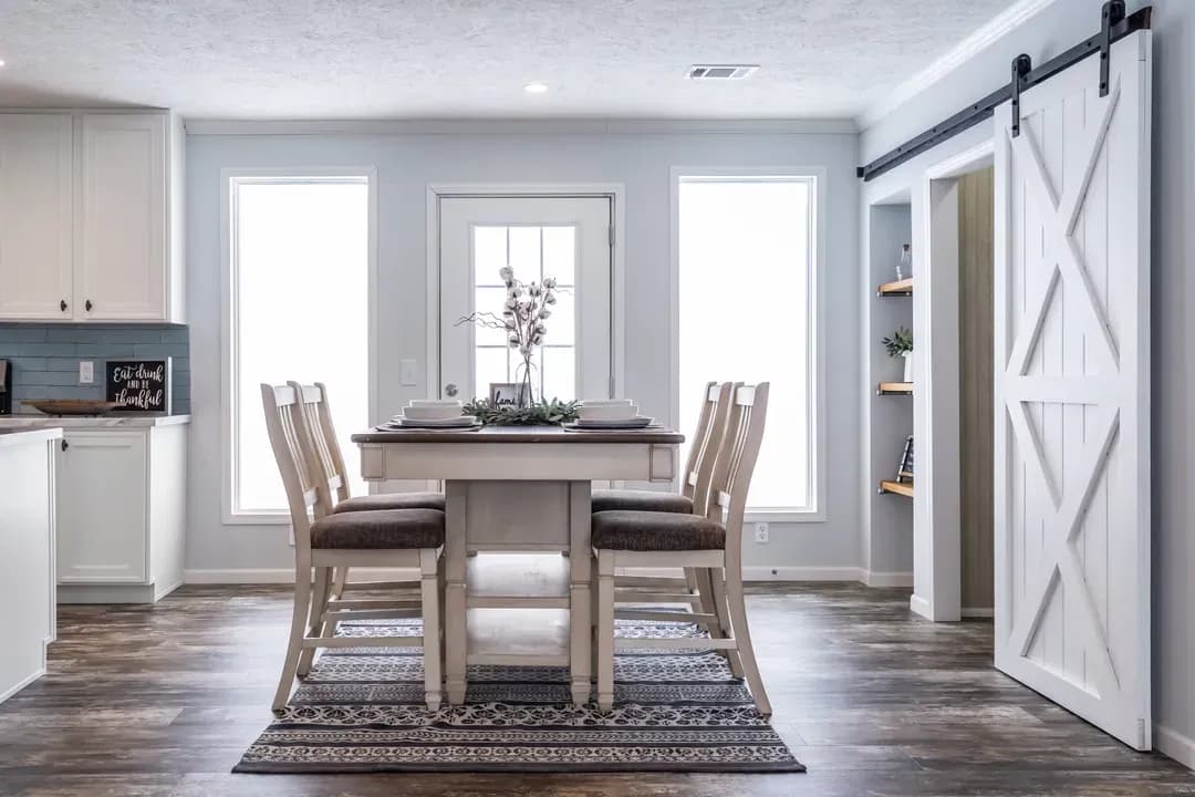 The leahy interior home features