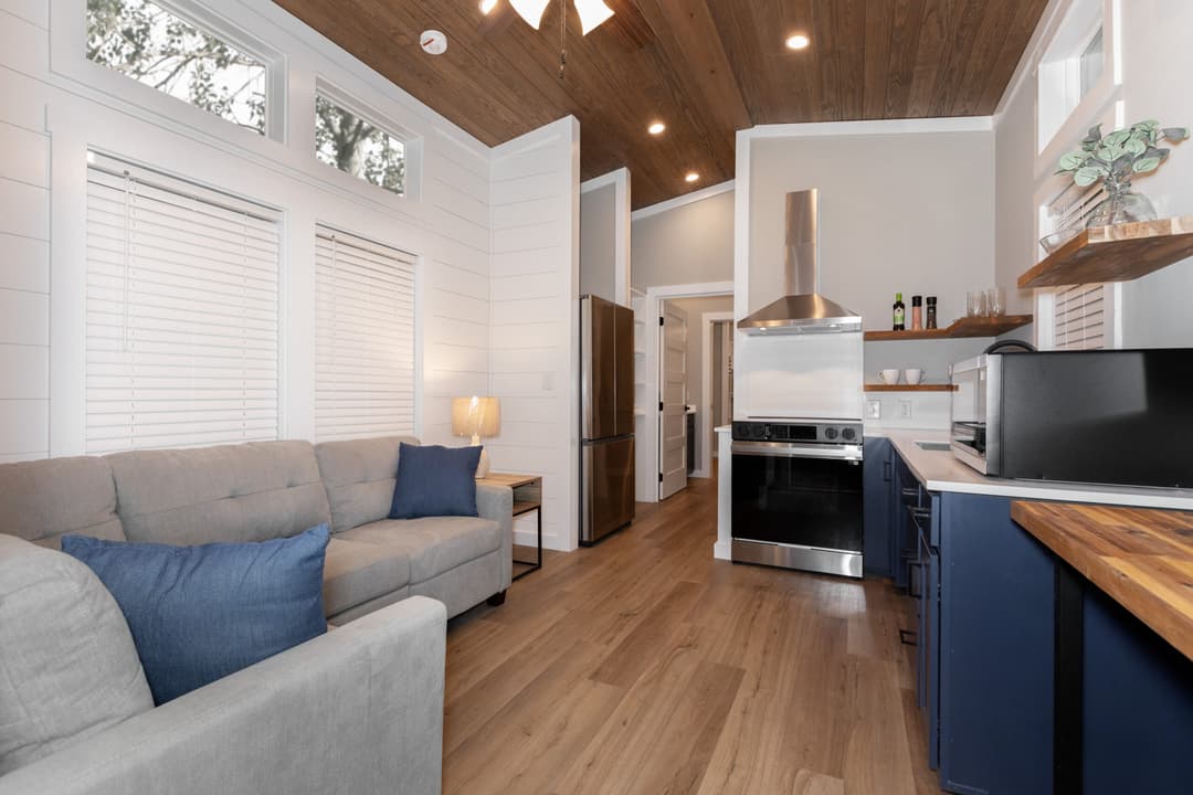Blue springs interior home features