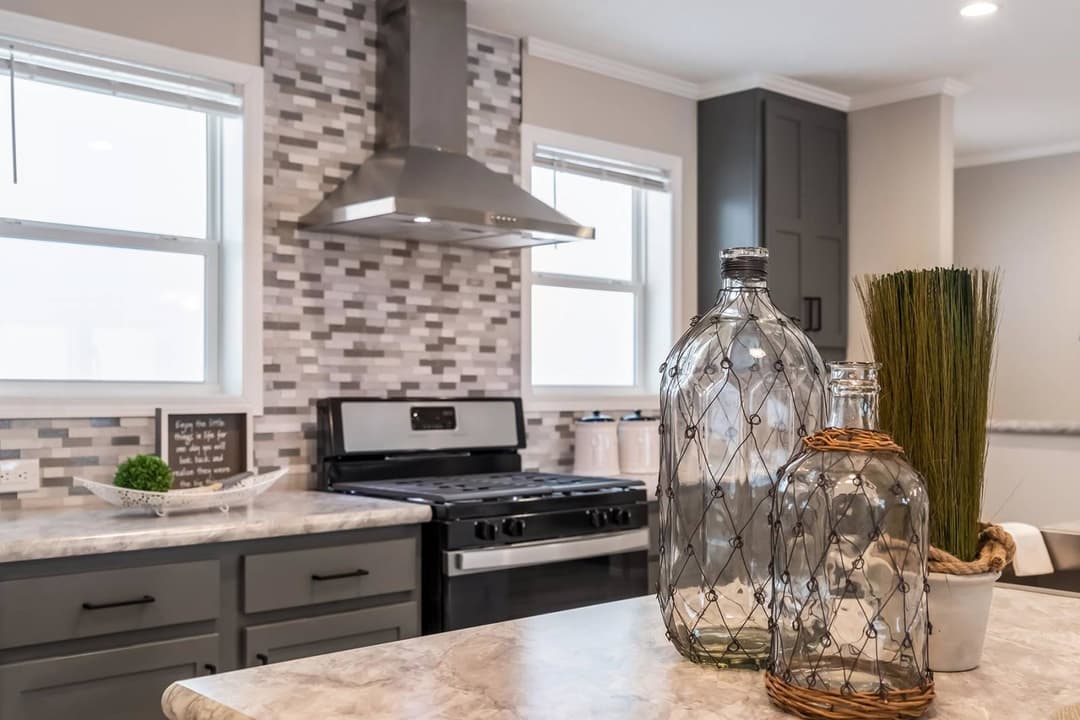 N611 kitchen home features