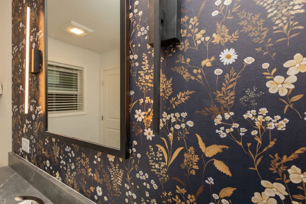 Essence 20 bathroom home features