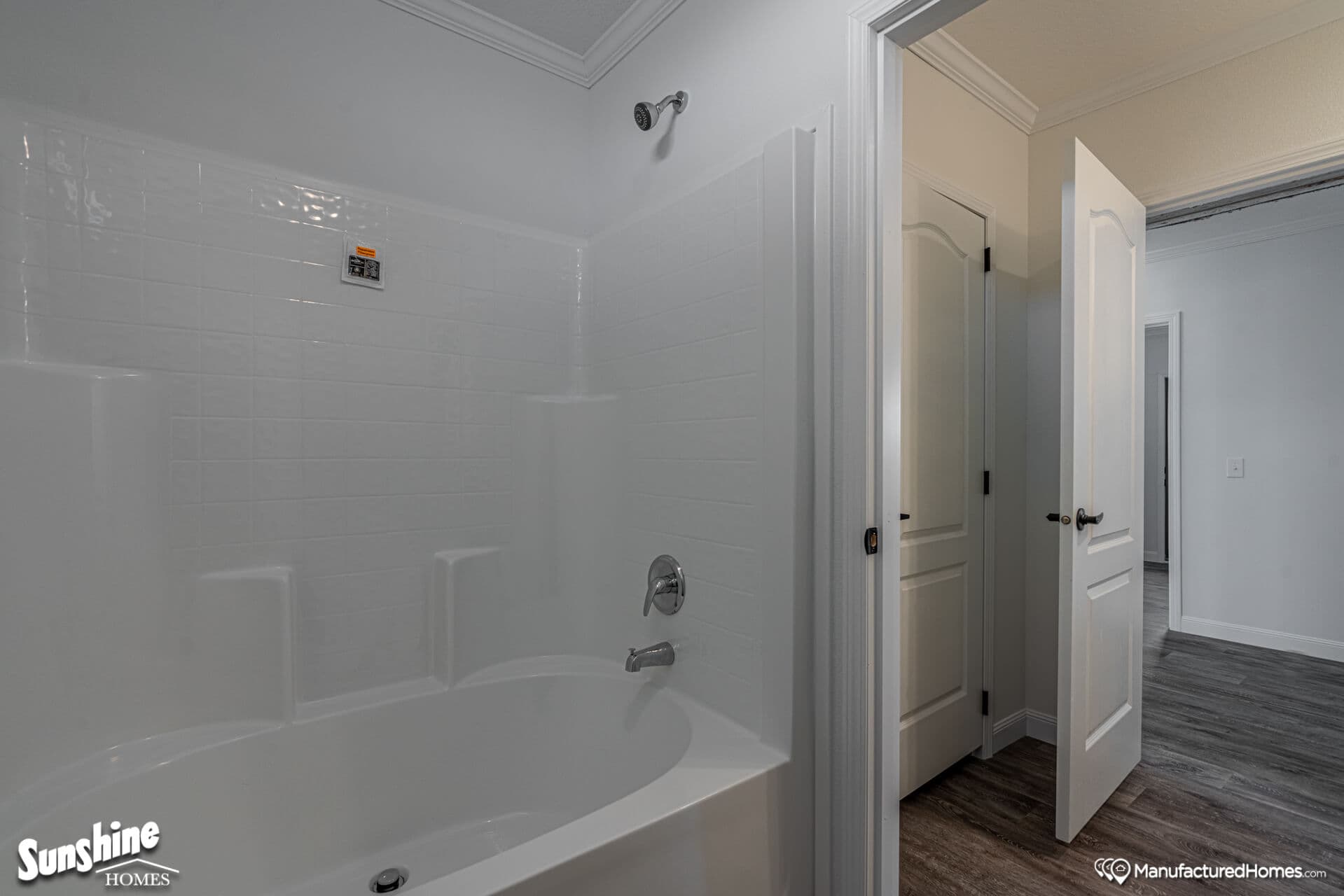 Pri3280-2049 bathroom home features