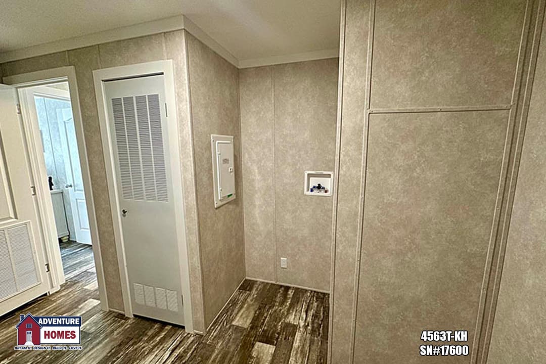 4563t-kh interior home features