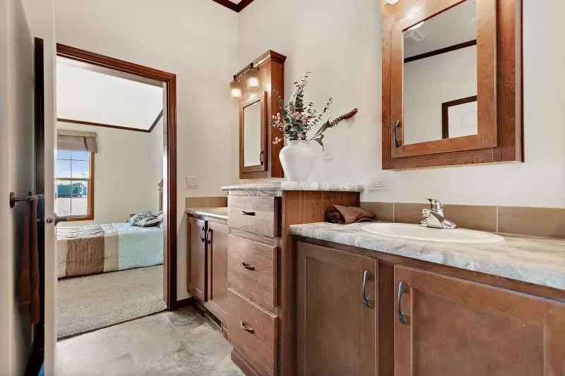 Lexington a243 bathroom home features
