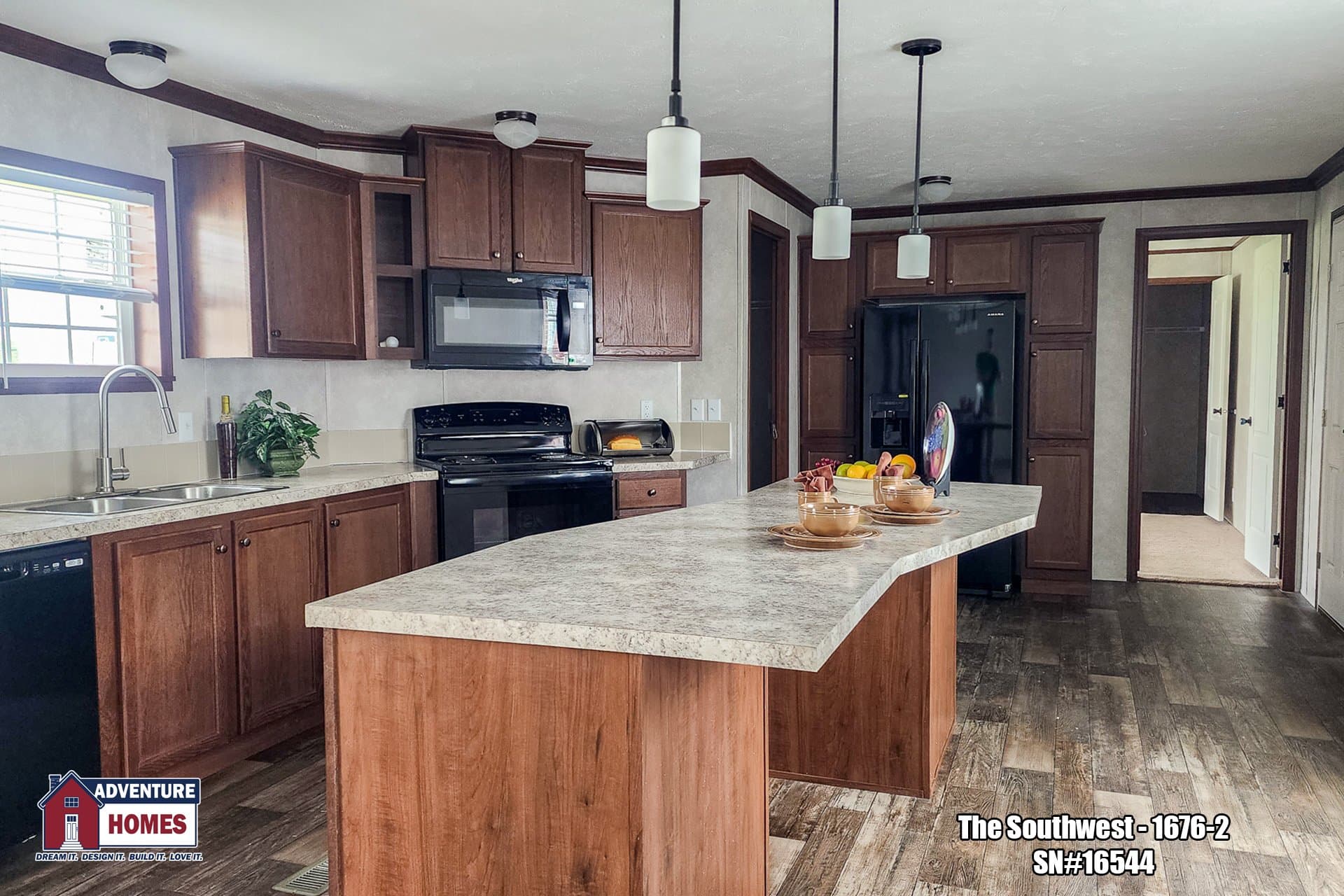 Southwest | 1676-2 kitchen home features