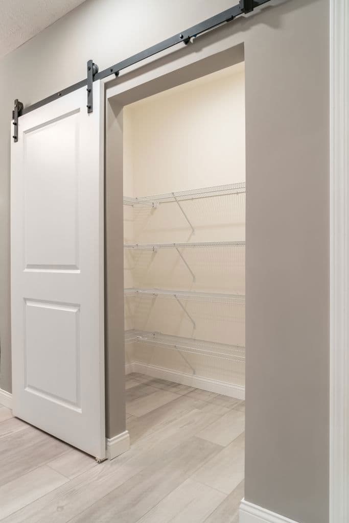 Signature 1 interior home features