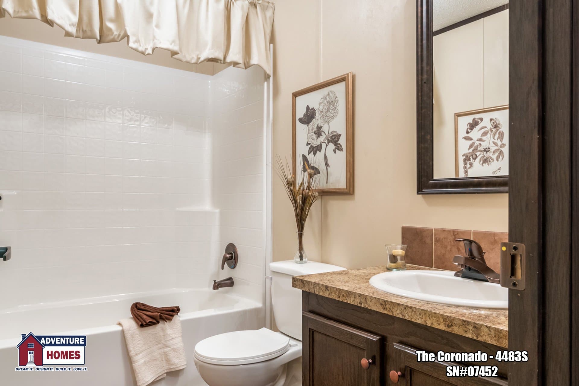 Coronado | 4483s bathroom home features