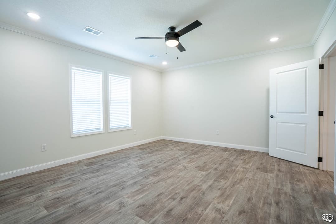 Pri3270-2060 bedroom home features