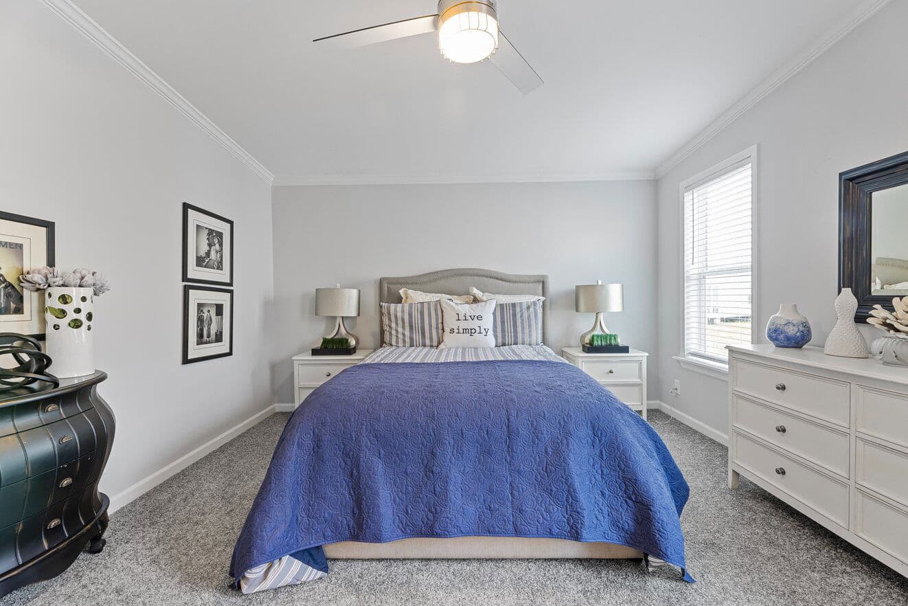 Ventura vi 30483c bedroom home features