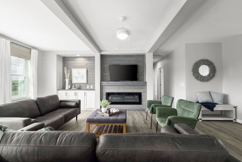 Ultra ranch 2p2409-x interior home features