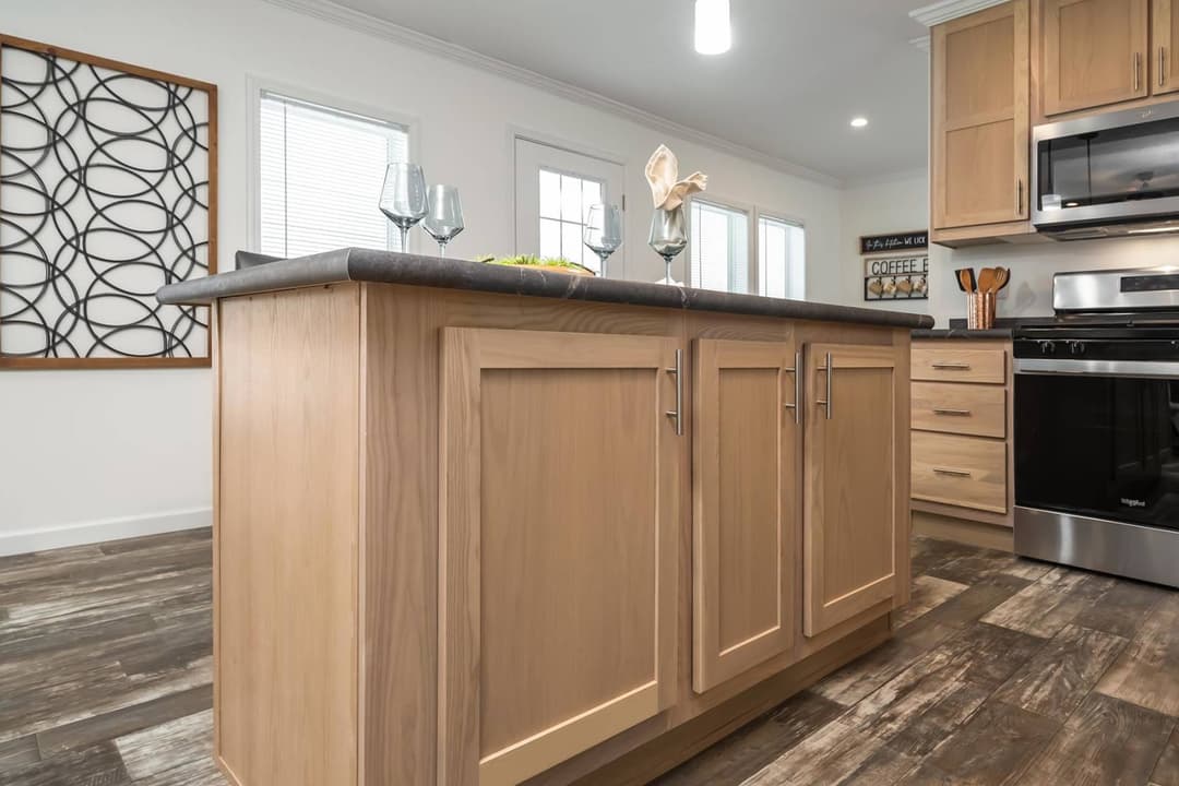 C802a kitchen home features