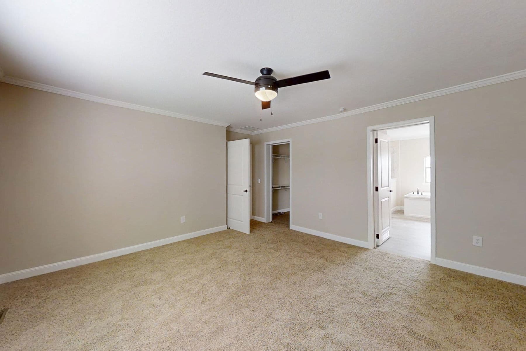 Pri3270-2014 bedroom home features