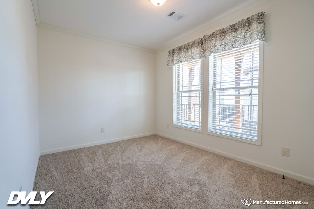 Wl-monl-6809 bedroom home features