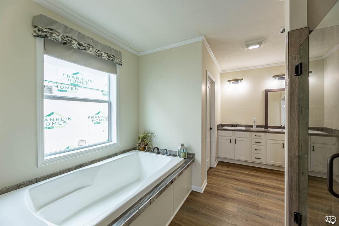 Acadia bathroom home features