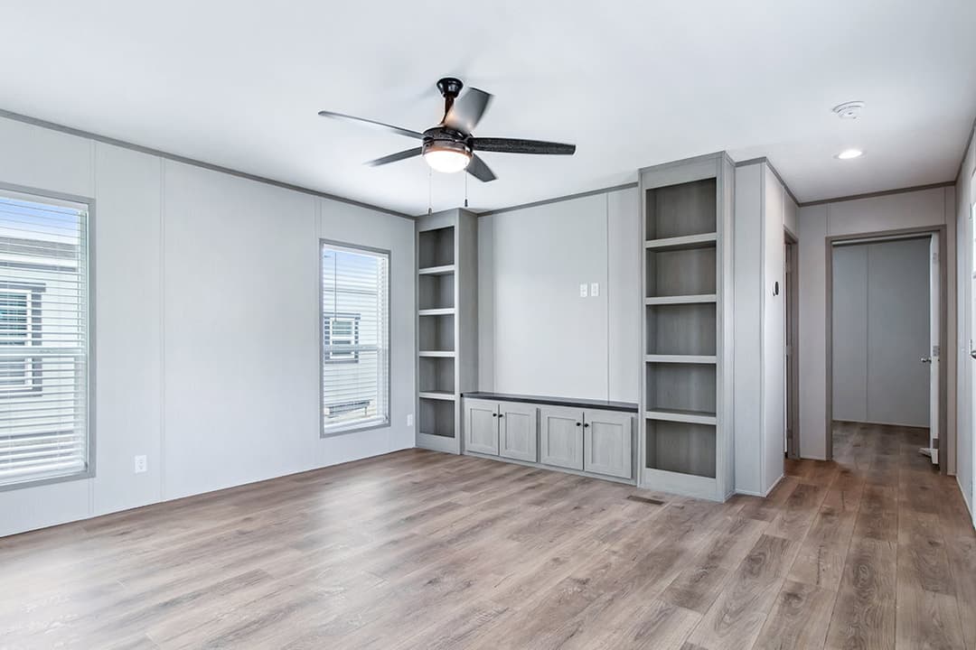 Resolution 16682x interior home features