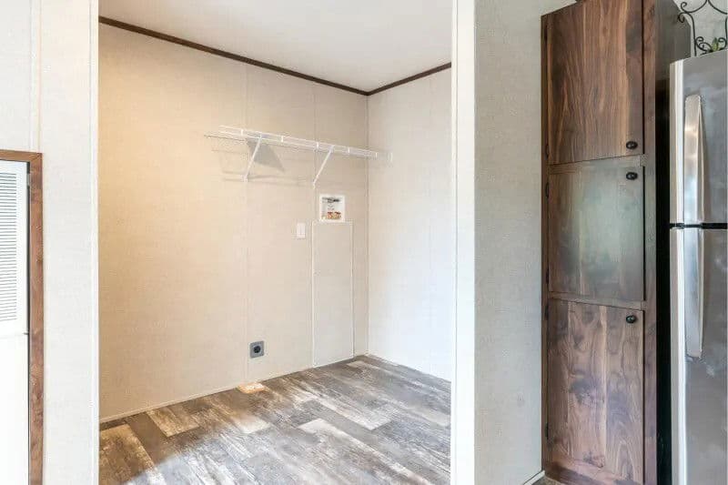 Pinnacle interior home features