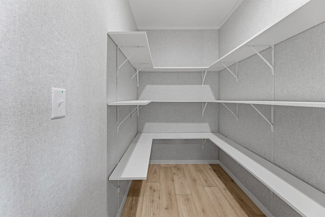 Sheridan 52 28523s interior home features