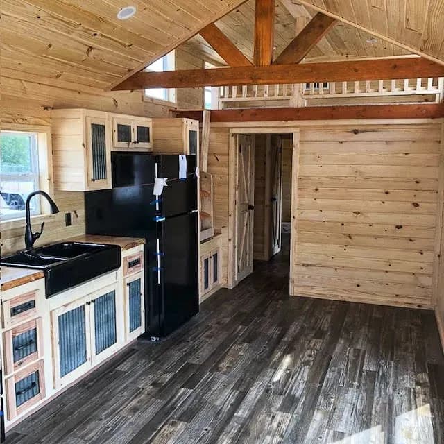 Happy trails | 4b 110 kitchen home features