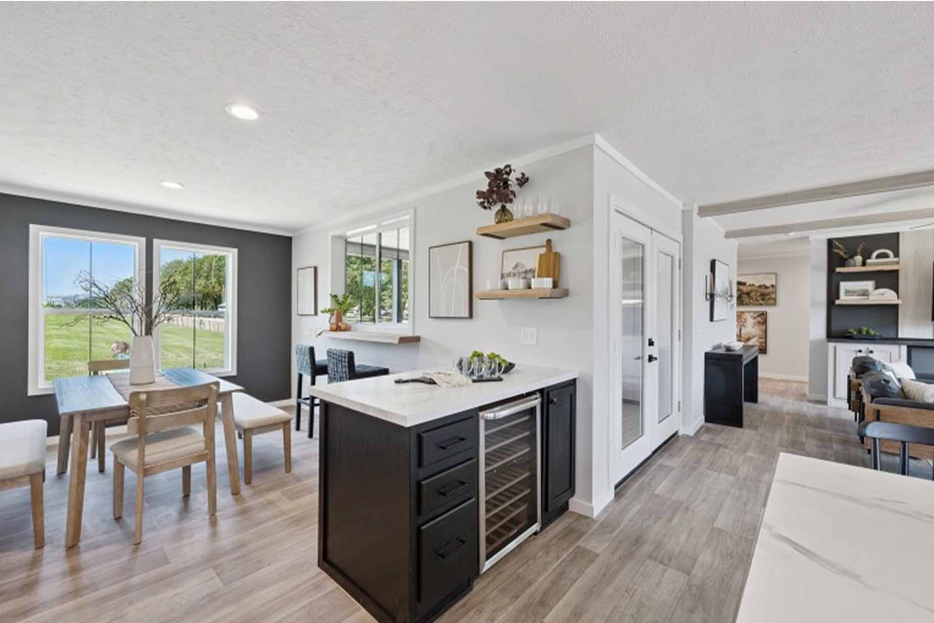 Axis 32563n interior home features