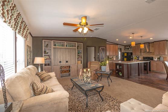 Retreat 30643r interior home features