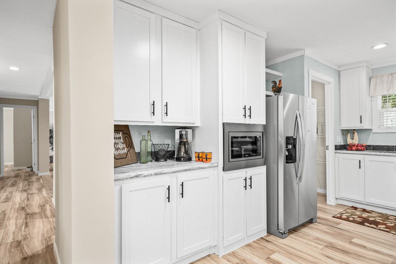 X model 32684x kitchen home features