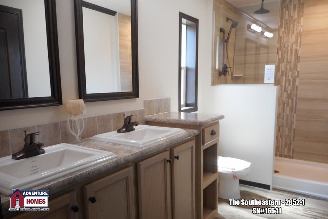 Southeastern | 2852-1 bathroom home features