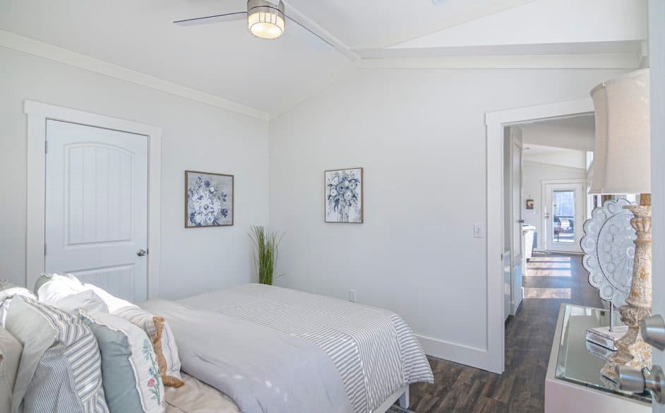 Starling d44ep8 bedroom home features