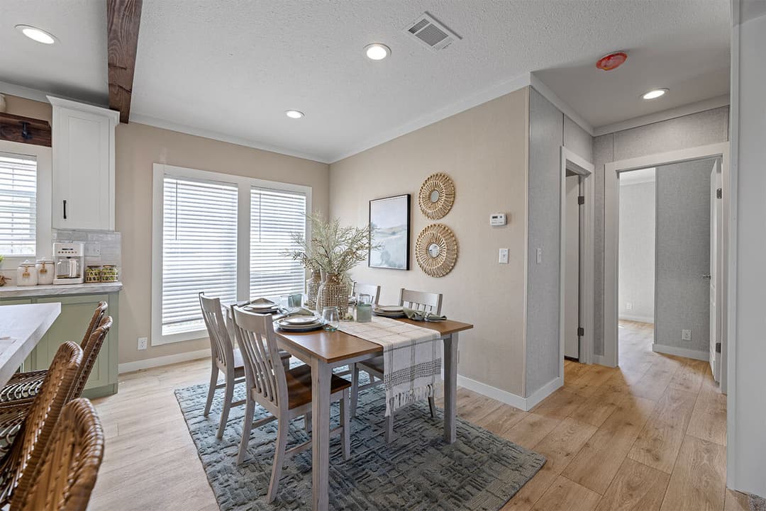 Sheridan 52 28523s interior home features