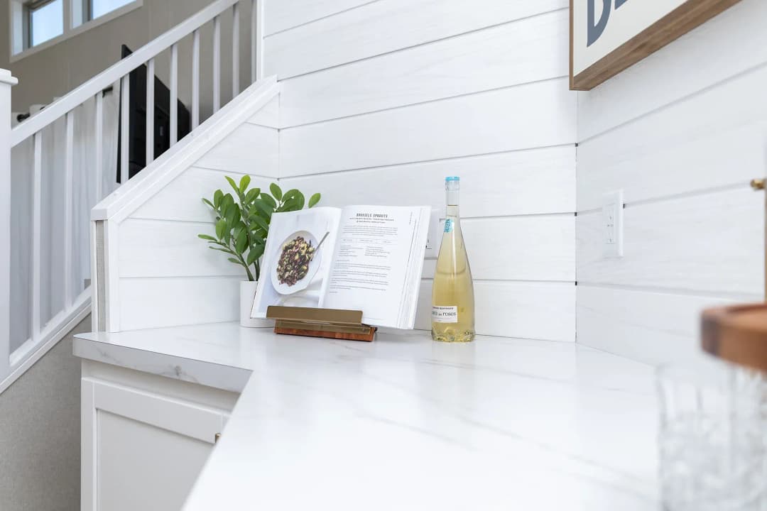 Island 6128 kitchen home features