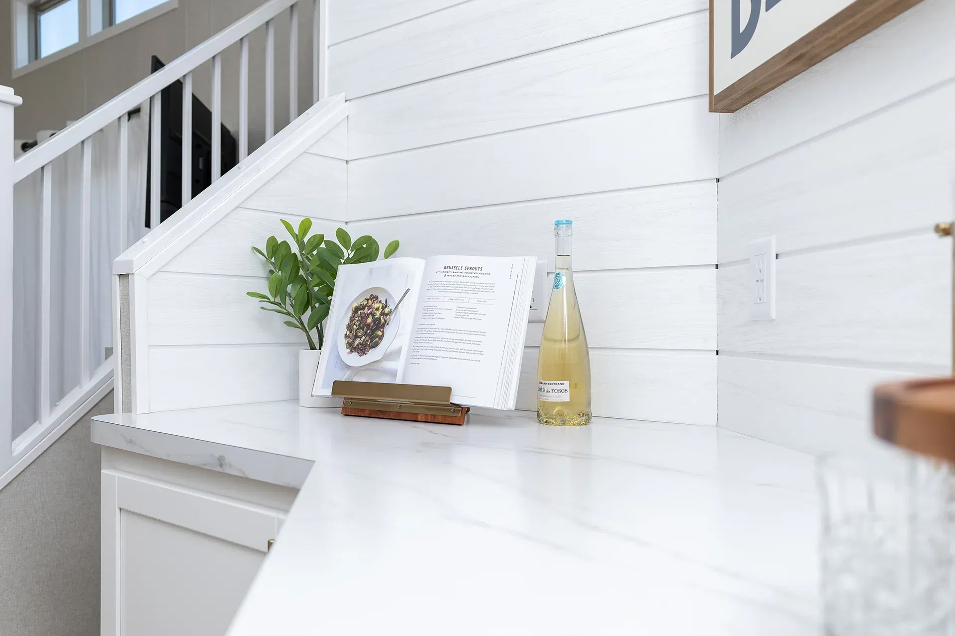 Island 6128 kitchen home features