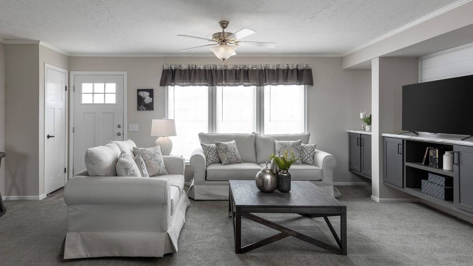 Orchid c410 interior home features