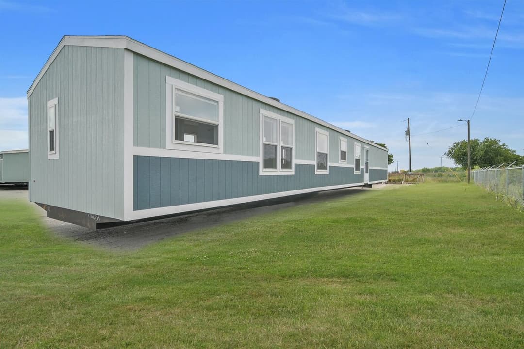 Valu maxx premier 16763a elevation and exterior home features