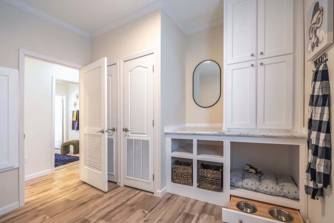 Super 68 elite interior home features