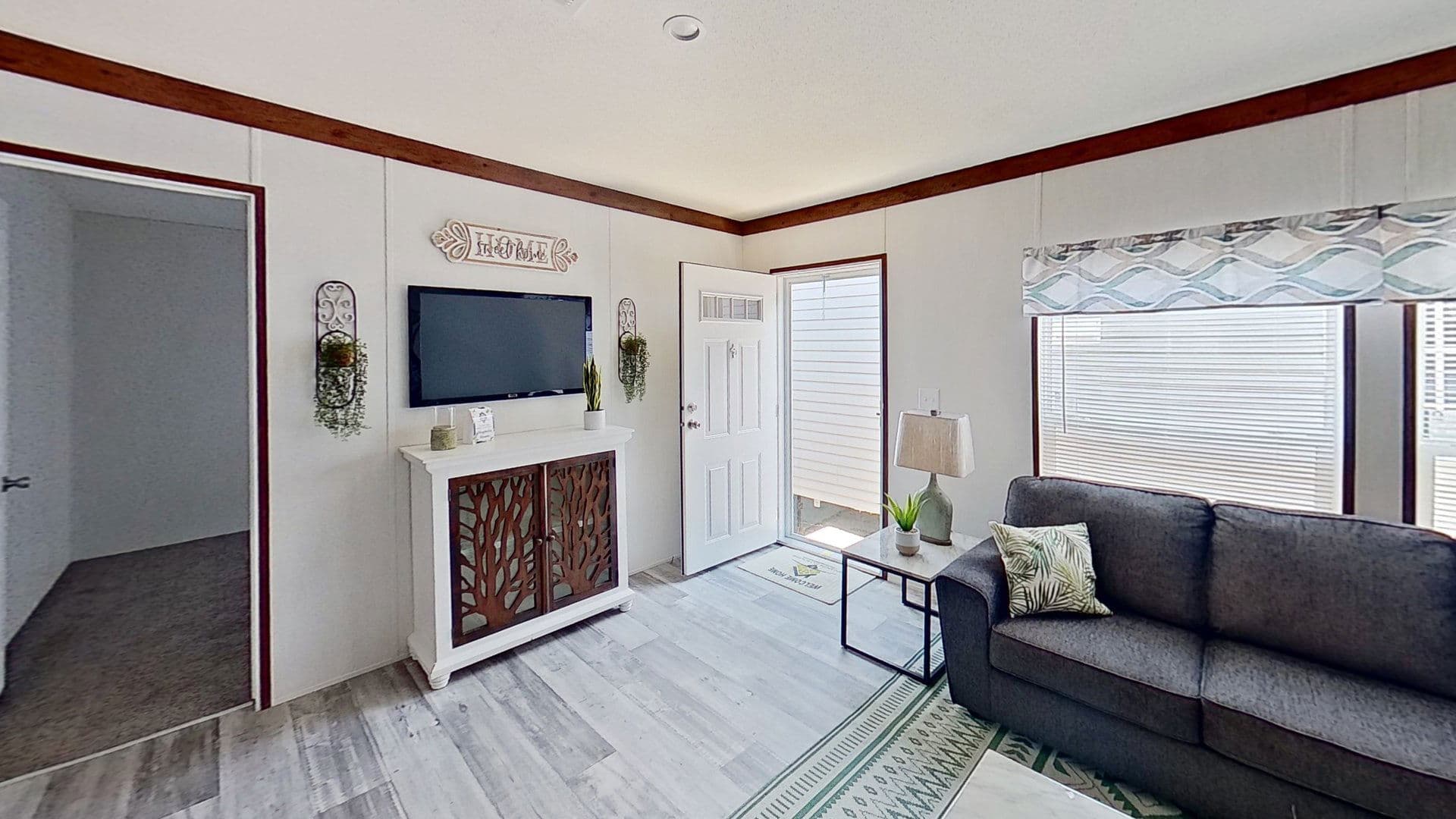 Hamilton interior home features