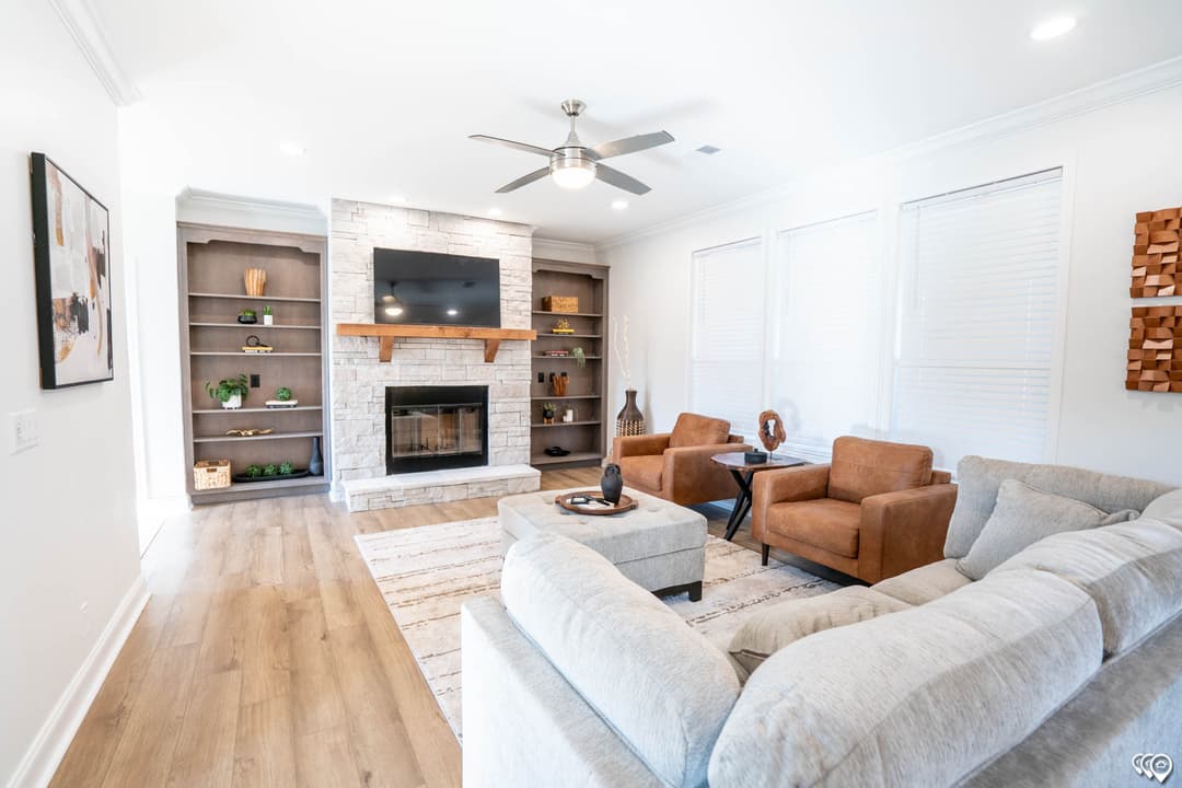 The lost creek interior home features