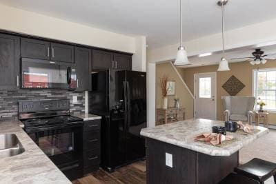 Acadia kitchen home features