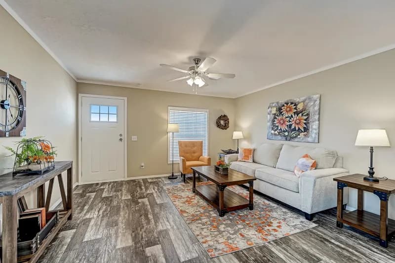 Legend 1660390 interior home features