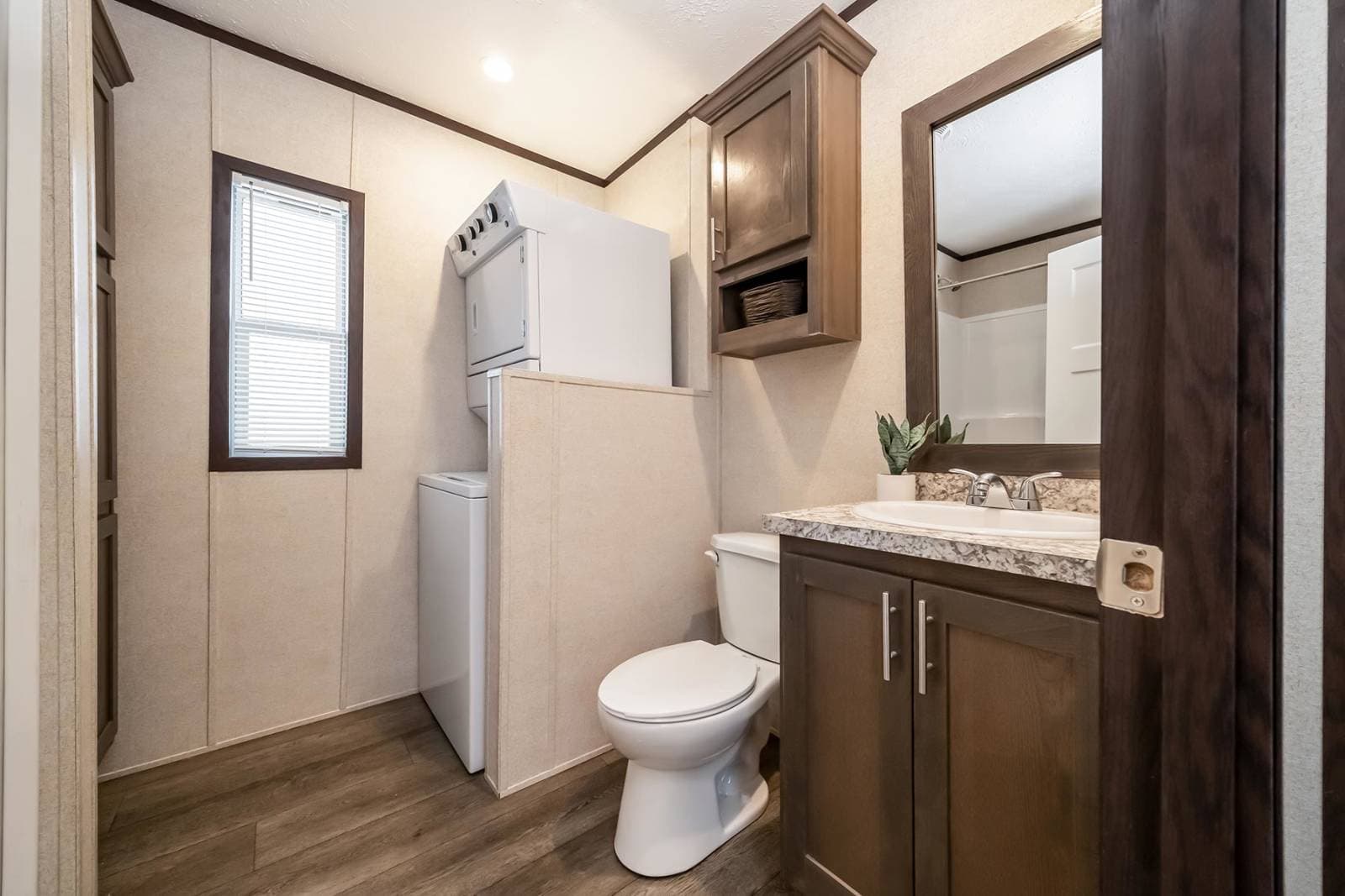 C601 bathroom home features